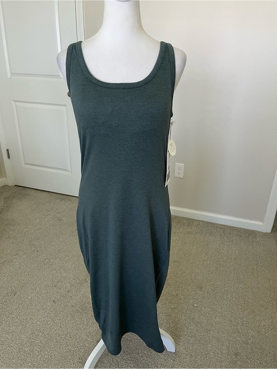 Vuori Dresses & Skirts - NWT Vuori Halo Essential DreamKnit Sleeveless Tank Dress-Lake Heather Size Lrg